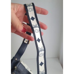 MCM Beuteltasche Mittel Weiss-Blau
