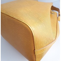 Louis Vuitton Petit Sac Noe Gelb Epi Leder.