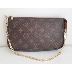 Louis Vuitton Pochette Accessoires Monogram Canvas