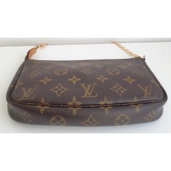 Louis Vuitton Pochette Accessoires Monogram Canvas