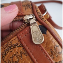 MCM Crossbody/Umhängetasche Rund Cognac Canvas Leder