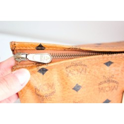 Mcm Nécessaire Poche Toilette Medium Heritage Cognac Canvas.