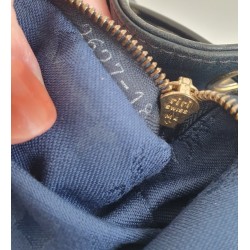 MCM Beuteltasche Mittel Weiss-Dunkelblau