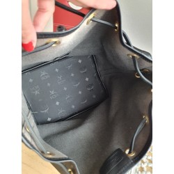 MCM Beuteltasche Medium – Klassik Schwarz Vinyl