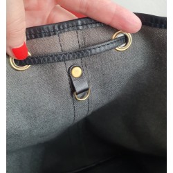 MCM Beuteltasche Medium – Klassik Schwarz Vinyl