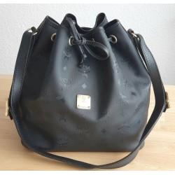MCM Beuteltasche Medium – Klassik Schwarz Vinyl