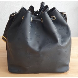 MCM Beuteltasche Medium – Klassik Schwarz Vinyl