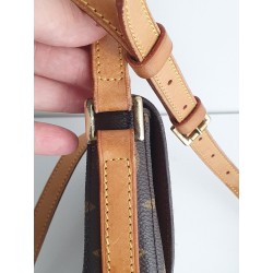 Louis Vuitton Chantilly PM Monogram Umhängetasche Leder Braun