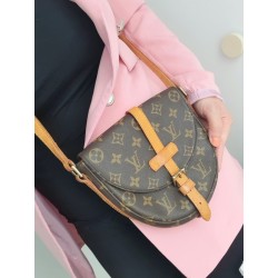 Louis Vuitton Chantilly PM Monogram Umhängetasche Leder Braun