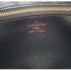 Louis Vuitton Epi Sellier Dragonne Clutch/Crossbody Epi Leder Schwarz M52618