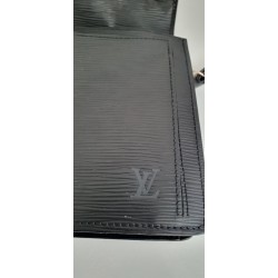 Louis Vuitton Epi Sellier Dragonne Clutch/Crossbody Epi Leder Schwarz M52618