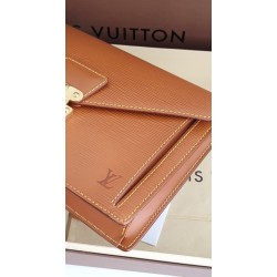 Louis Vuitton Epi Sellier Dragonne Clutch Epi Leder Kenian M52618