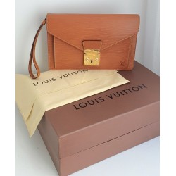 Louis Vuitton Epi Sellier Dragonne Clutch Epi Leder Kenian M52618