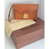 Louis Vuitton Epi Sellier Dragonne Clutch Epi Leder Kenian M52618