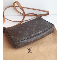 Louis Vuitton Pochette Accessoires Monogram Canvas