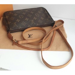 Louis Vuitton Pochette Accessoires Monogram Canvas