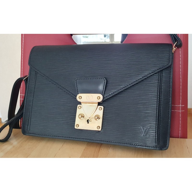 Louis Vuitton Epi Sellier Dragonne Clutch/Crossbody Epi Leder Schwarz M52618