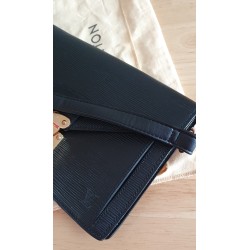 Louis Vuitton Epi Sellier Dragonne Clutch/Crossbody Epi Leder Schwarz M52618