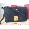 Louis Vuitton Epi Sellier Dragonne Clutch/Crossbody Epi Leder Schwarz M52618
