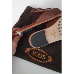 TOD’S Leder-Sandalen in Braun mit Nieten und Schnürung
