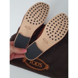 TOD’S Leder-Sandalen in Braun mit Nieten und Schnürung