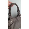 Marc Jacobs Schultertasche aus weichem Leder Graubraun/Mokkabraun mit silbernen Schnallen