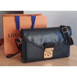 Louis Vuitton Epi Sellier Dragonne Clutch/Crossbody Epi Leder Schwarz M52618