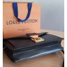 Louis Vuitton Epi Sellier Dragonne Clutch/Crossbody Epi Leder Schwarz M52618
