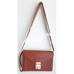 Louis Vuitton Epi Sellier Dragonne Clutch Epi Leder Cognac M52618