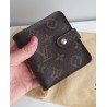 Louis Vuitton Portemonnaie Compact Zipped Canvas.