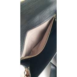 Louis Vuitton Epi Sellier Dragonne Clutch/Crossbody Epi Leder Schwarz M52618