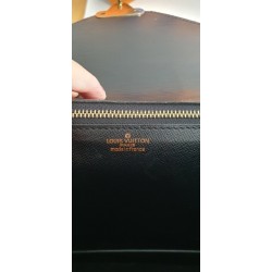 Louis Vuitton Epi Sellier Dragonne Clutch/Crossbody Epi Leder Schwarz M52618