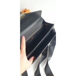 Louis Vuitton Epi Sellier Dragonne Clutch/Crossbody Epi Leder Schwarz M52618