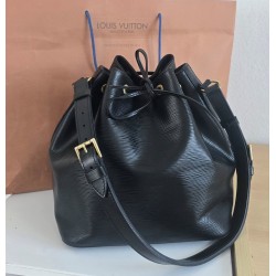 Louis Vuitton Petit Sac Noé Epi mit D-Ring Schwarz.