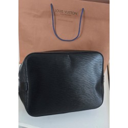 Louis Vuitton Petit Sac Noé Epi mit D-Ring Schwarz.