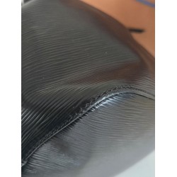 Louis Vuitton Petit Sac Noé Epi mit D-Ring Schwarz.