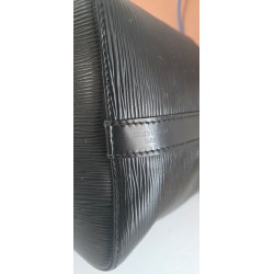 Louis Vuitton Petit Sac Noé Epi mit D-Ring Schwarz.