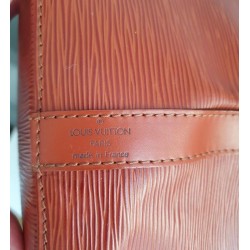 Louis Vuitton Petit Sac Noe Epi Leder Cognac mit D-Ring.