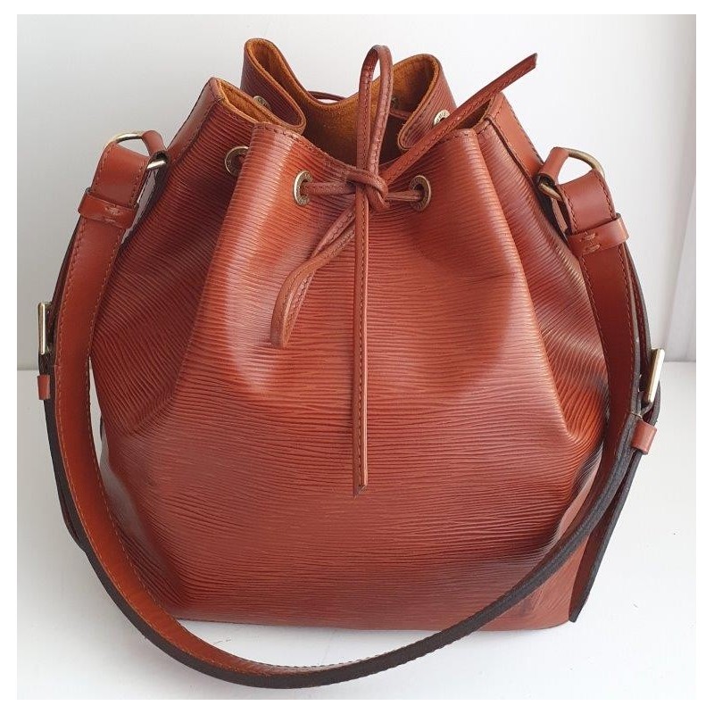 Louis Vuitton Petit Sac Noe Epi Leder Cognac mit D-Ring. Louis Vuitton Petit Sac Noe Epi Leder Cognac mit D-Ring.