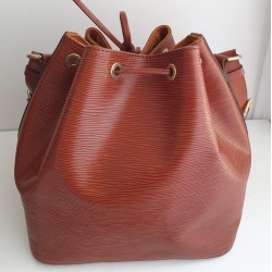 Louis Vuitton Petit Sac Noe Epi Leder Cognac mit D-Ring.