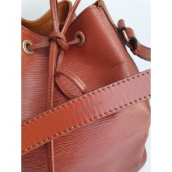 Louis Vuitton Petit Sac Noe Epi Leder Cognac mit D-Ring.